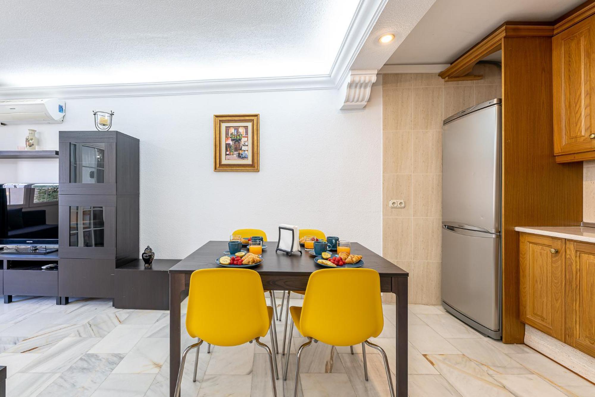 797 Holiday Rentals - Piso Para 3 En La Carihuela Con Piscina 托雷莫利诺斯 外观 照片